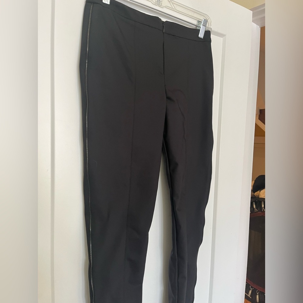 St.John Black Mid-Rise Ankle Cropped Trousers With Side Zipper Detailing 4